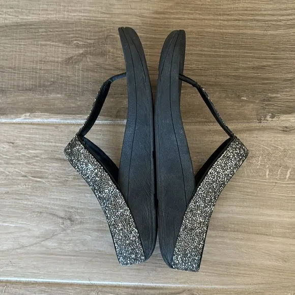Fitflop 8 Fino Quartz Toe Post sandals