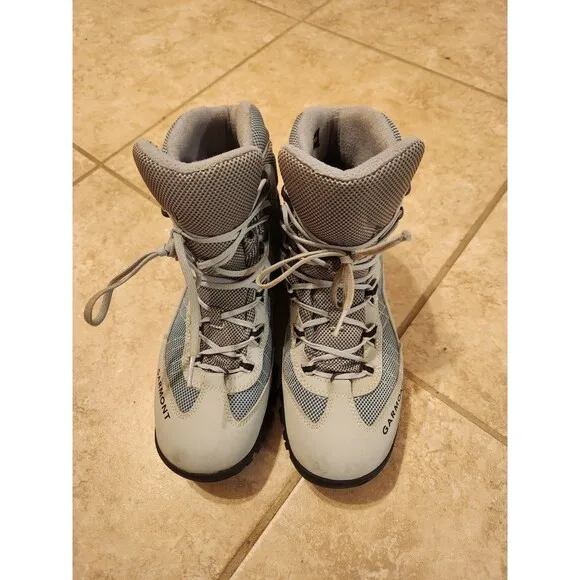 Garmont Gore-Tex Women's Gray Hiking Boots Thinsulate Ultra Insulation Size 10.5
