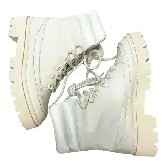 GIA Borghini - NWOB - Terra Hiking Lace-Up Boots in Bone Size 35