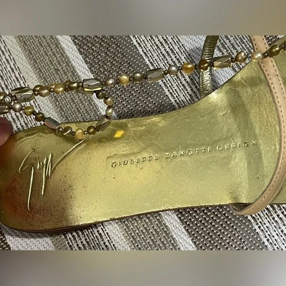 Giiseppe zanotti sandals gold