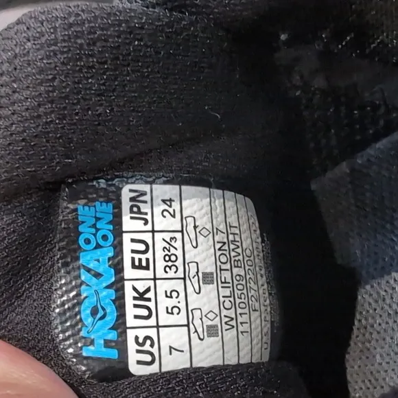 Hoka One One Clifton 7 Black White Running Shoes Sneakers Women's Size 7