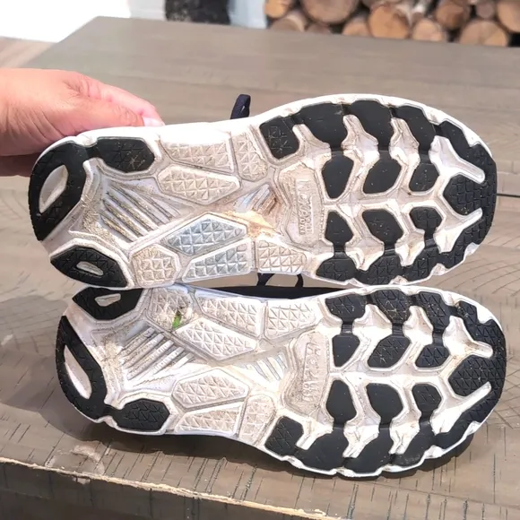 Hoka One One Clifton 7 Black White Running Shoes Sneakers Women's Size 7