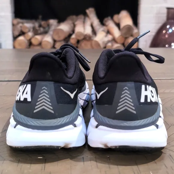Hoka One One Clifton 7 Black White Running Shoes Sneakers Women's Size 7