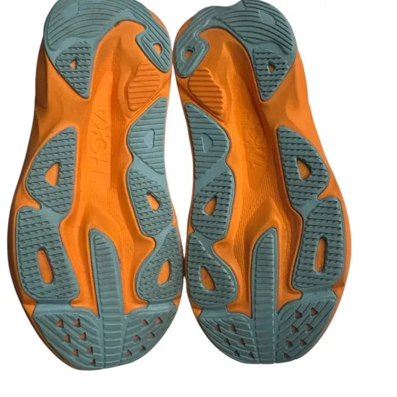 Hoka Skyflow running/walking Shoes