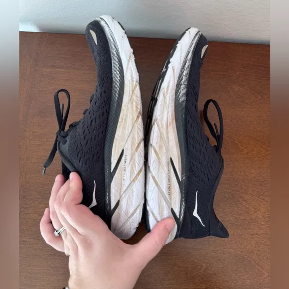 Hoka Womens Clifton 8 Running Shoes - Size 8