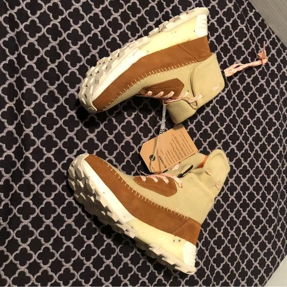 Holo Womens Quorra Sand Beige Hiking Outdoor Sneaker Boots Moccasin Style Sz 9