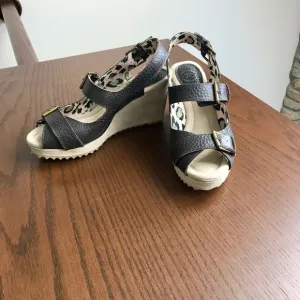 Johnston &amp; Murphy Women’s Brown Wedge Sandals, 10