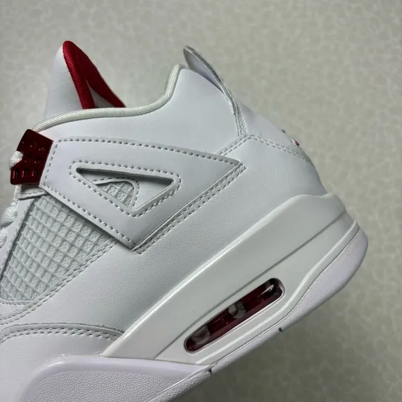 Jordan 4 Red Metallic Size 9.5 White &amp; Red Men's Athletic Sneakers (Pre-owned)