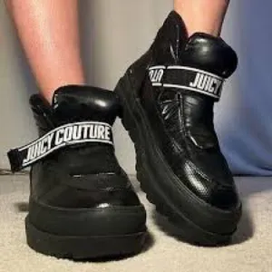 JUICY COUTURE Veronica Platform Puffer Fleece Lined Snow Boots 5.5