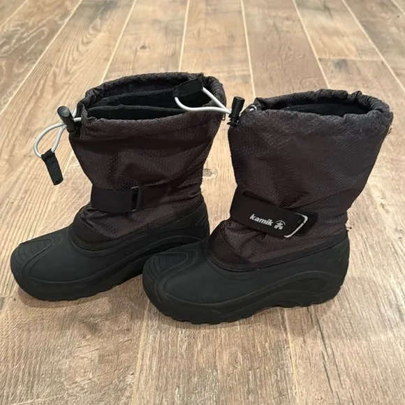 Kamik Kid’s Black Snow Boots Size 2