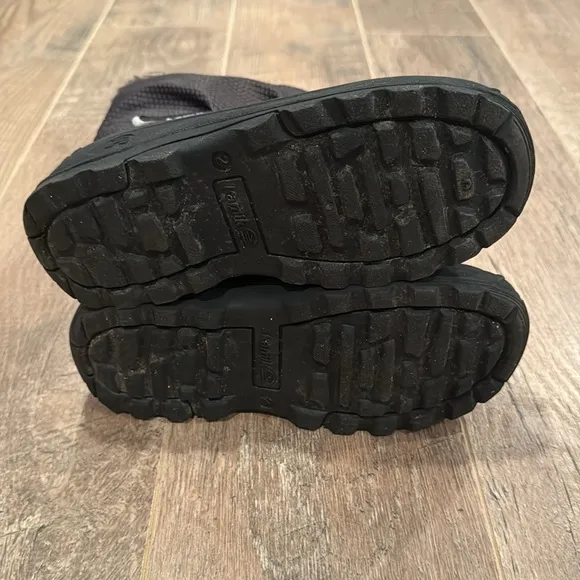 Kamik Kid’s Black Snow Boots Size 2