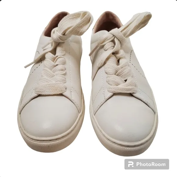 Kate Spade White and Gold Women's Sneakers Size 8B