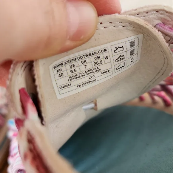 Keen Uneek women's canvas sandals