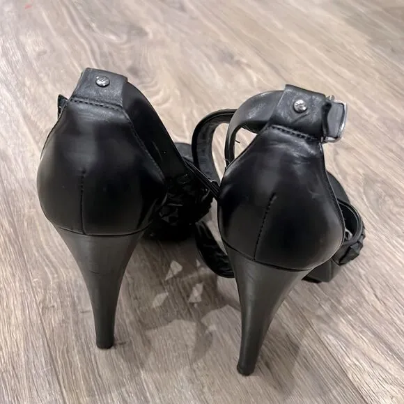 Kenneth Cole black heel’s sandals leather Sz 8,5