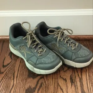 Kuru Quantum 2 Wide Walking Shoes