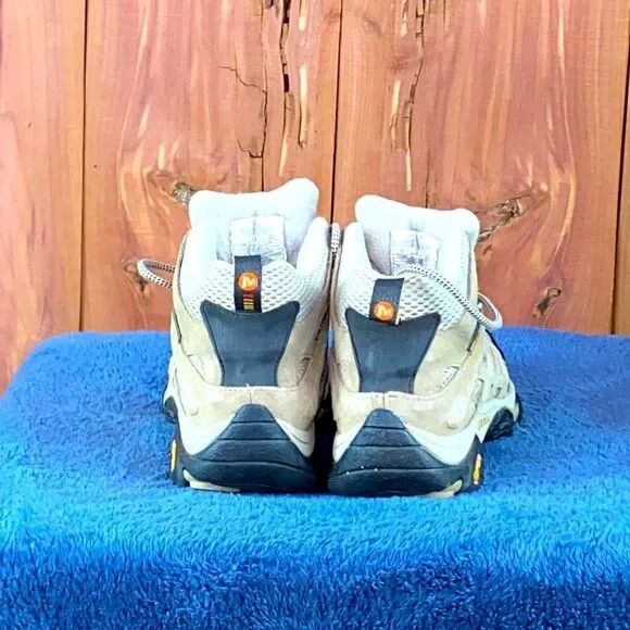 Ladies Merrell Moab above the ankle hiking boots with Vibram soles sized 7