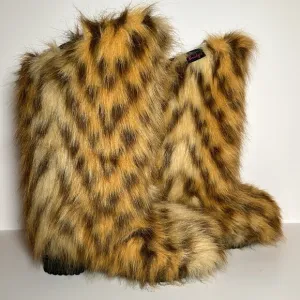 LARA BRIDGET ITALY Made New faux fur winter boots never worn stylish comfy warm