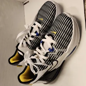 LeBron James Witness 6 Nike Shoes Size 7Y New No Box Has 2 Marks