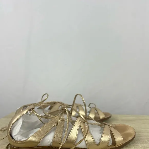 LILLY PULITZER Fit to be Tied Gladiator Sandals in Metallic Gold tassels 6.5 M