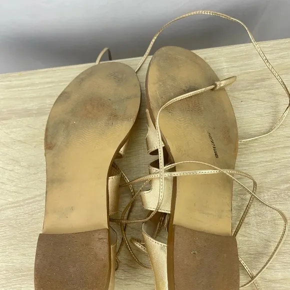 LILLY PULITZER Fit to be Tied Gladiator Sandals in Metallic Gold tassels 6.5 M