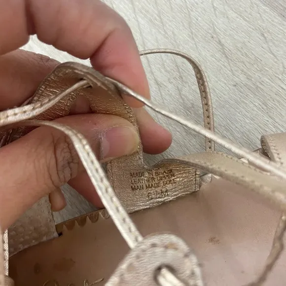 LILLY PULITZER Fit to be Tied Gladiator Sandals in Metallic Gold tassels 6.5 M