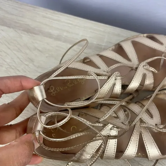 LILLY PULITZER Fit to be Tied Gladiator Sandals in Metallic Gold tassels 6.5 M