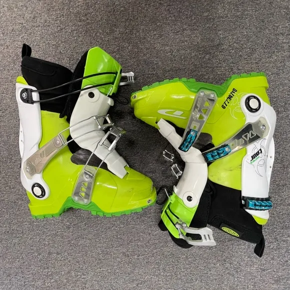 LLingua‎ Virus  Boots,TG 270/280