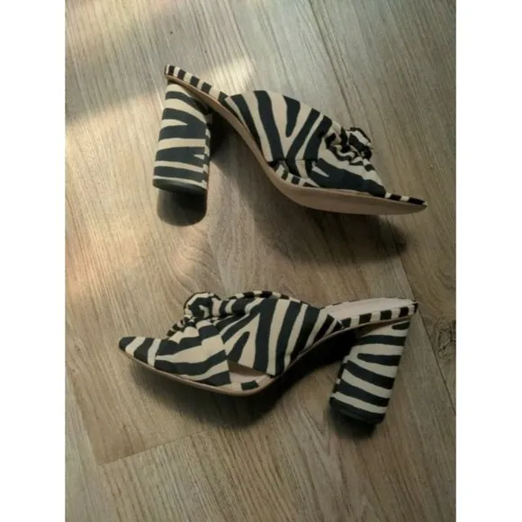 Loeffler Randall Black Coco Zebra Knot Sandals Regular M B