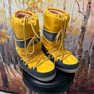 Marc Jacobs Yellow &amp; Gray lace-up Chunky Moon Snow Boots awomen Sz Medium NWOT