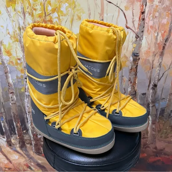 Marc Jacobs Yellow &amp; Gray lace-up Chunky Moon Snow Boots awomen Sz Medium NWOT
