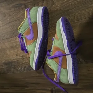 💚💜🤎Men's Nike Size 8- women's 9.5 dunk brown green purple sneakers🤎💜💚 2023