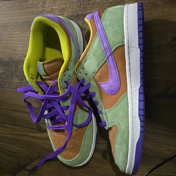 💚💜🤎Men's Nike Size 8- women's 9.5 dunk brown green purple sneakers🤎💜💚 2023