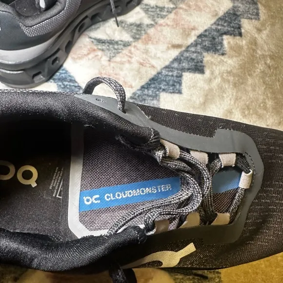 Men's On Cloudmonster Running Shoes size 9.5