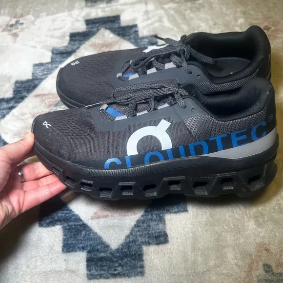 Men's On Cloudmonster Running Shoes size 9.5