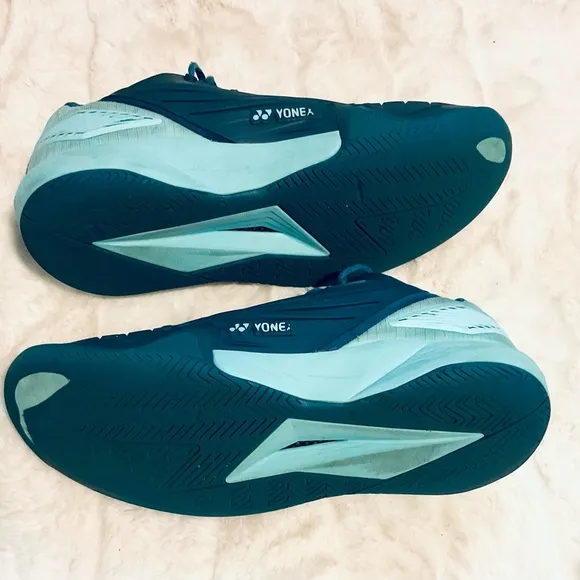 Men’s Yonex Tennis Shoes