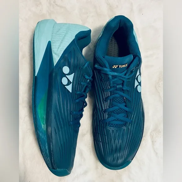 Men’s Yonex Tennis Shoes