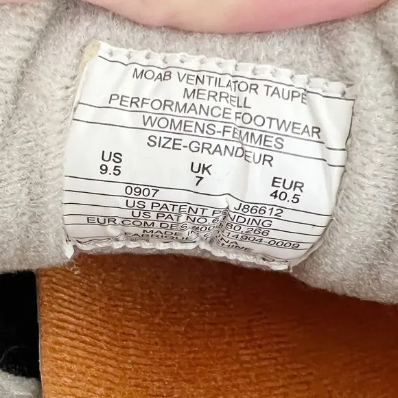 MERREL Ventilator Moab Hiking Shoes in Taupe size 9.5