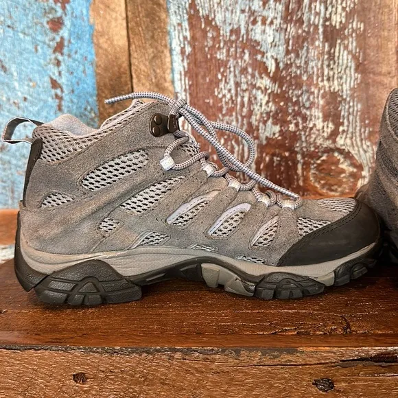 Merrell Moab Mid Waterproof Hiking Boots Women's Size 8