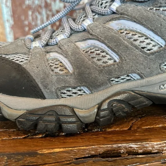 Merrell Moab Mid Waterproof Hiking Boots Women's Size 8