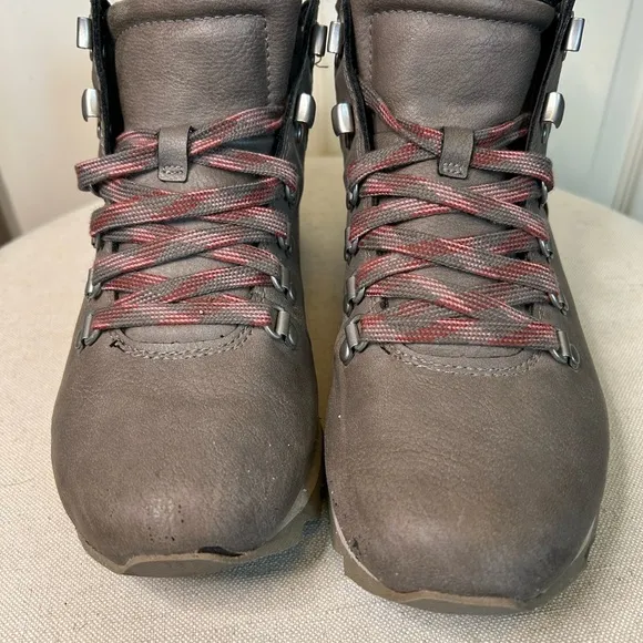 Merrell Women's Alpine Hiker Brown Athletic Lace-up Vegan Leather Hiking Boot
