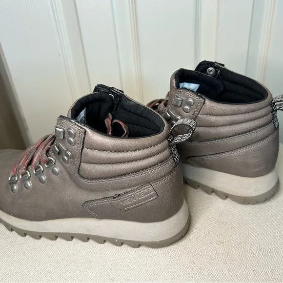 Merrell Women's Alpine Hiker Brown Athletic Lace-up Vegan Leather Hiking Boot