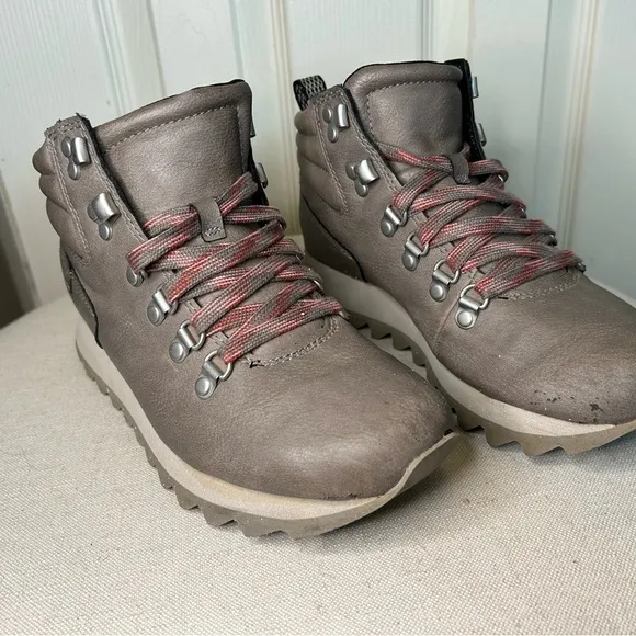 Merrell Women's Alpine Hiker Brown Athletic Lace-up Vegan Leather Hiking Boot