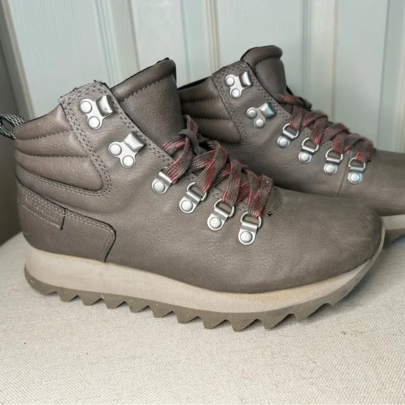 Merrell Women's Alpine Hiker Brown Athletic Lace-up Vegan Leather Hiking Boot