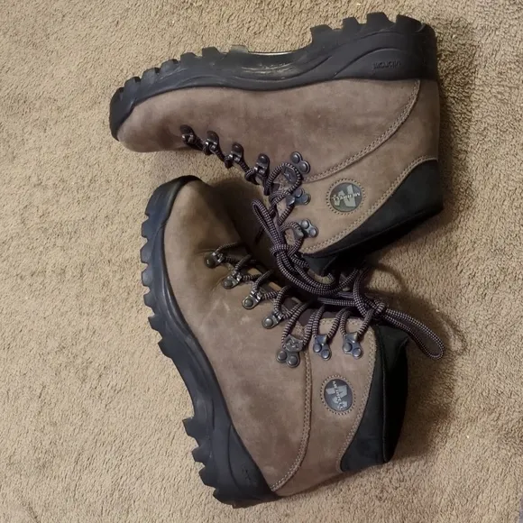 Merrell Women's work/hiking boot Size 8 Graphite and black