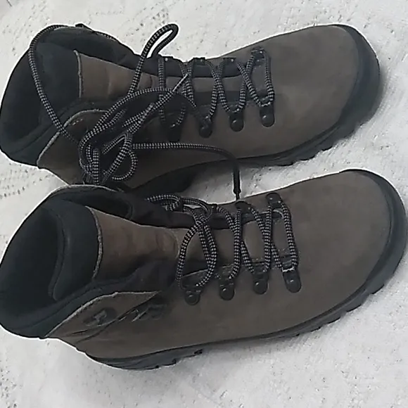 Merrell Women's work/hiking boot Size 8 Graphite and black