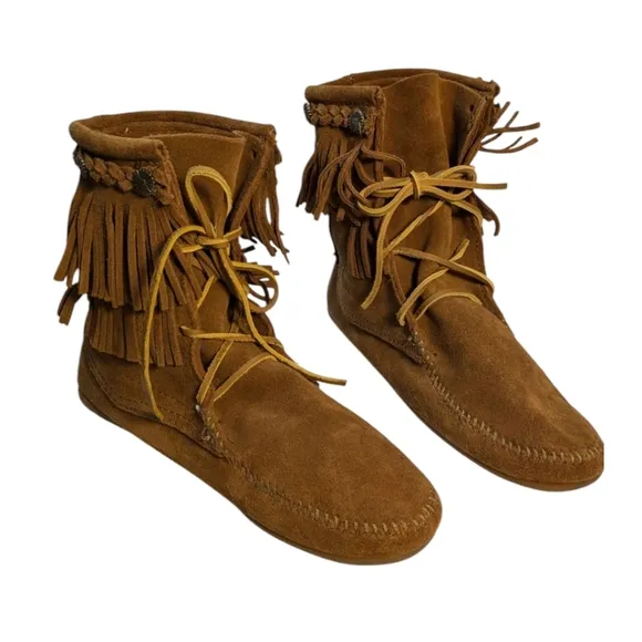 Minnetonka Boho style Brown Double Fringe Tramper Moccasin Boot SZ 7