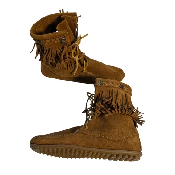 Minnetonka Boho style Brown Double Fringe Tramper Moccasin Boot SZ 7