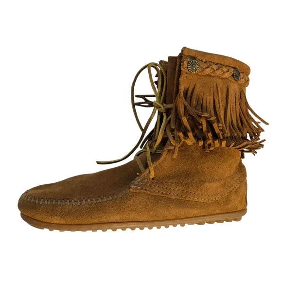 Minnetonka Boho style Brown Double Fringe Tramper Moccasin Boot SZ 7