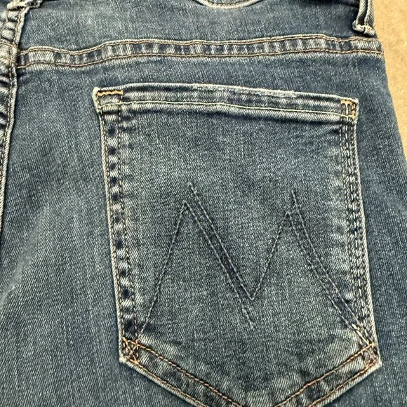 MOTHER The Weekender Fray, in Walking on Coals mid rise flare jeans size 32