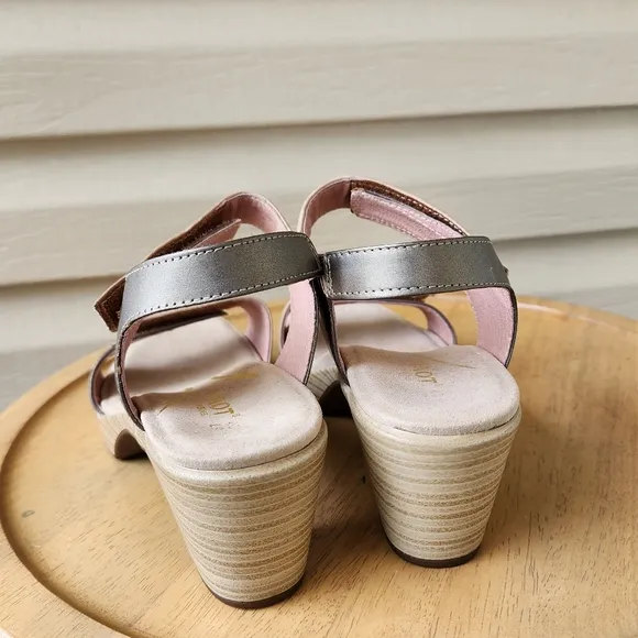 Naot women's Intact sandals